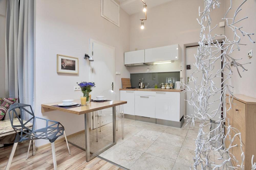 Tyzenhauz Apartments Old Town Красков Екстериор снимка
