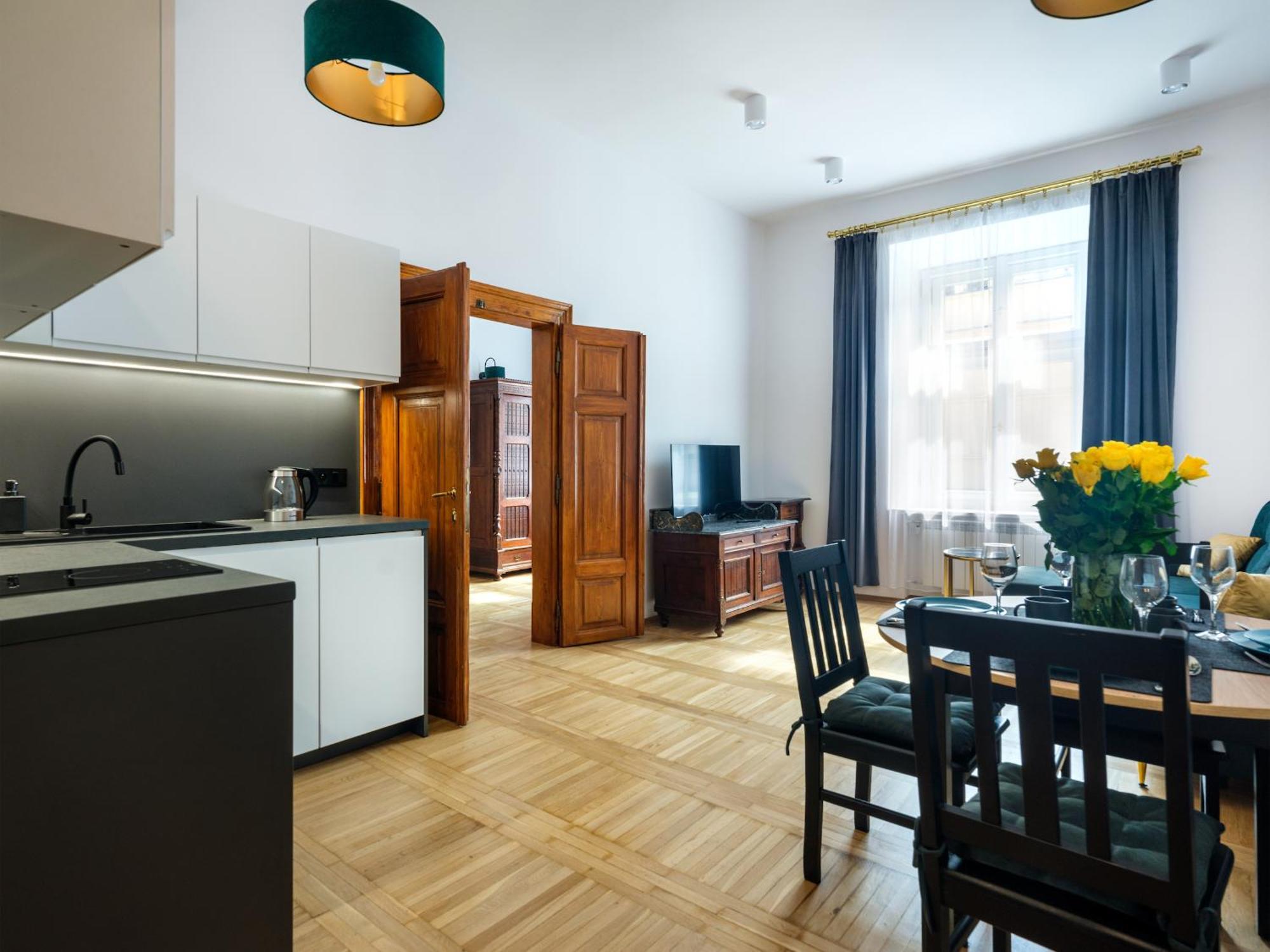 Tyzenhauz Apartments Old Town Красков Екстериор снимка
