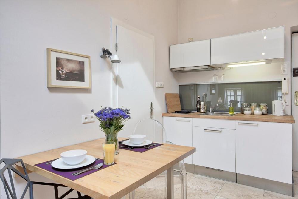 Tyzenhauz Apartments Old Town Красков Стая снимка